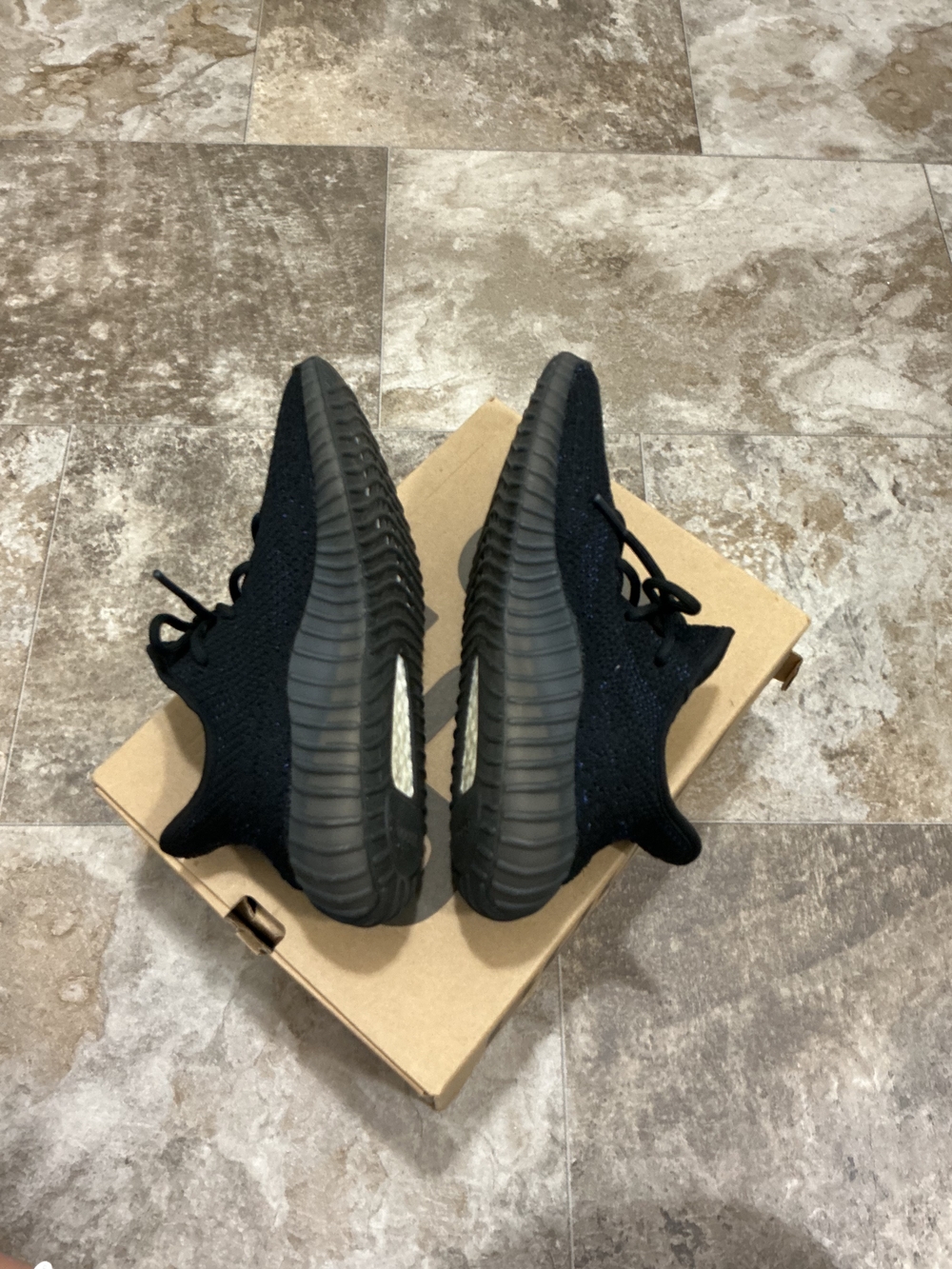 Adidas Yeezy Boost 350 V2 Dazzling Blue - Women's 8.5 / Men's 7.5 (With Box) - Picture 3 of 7